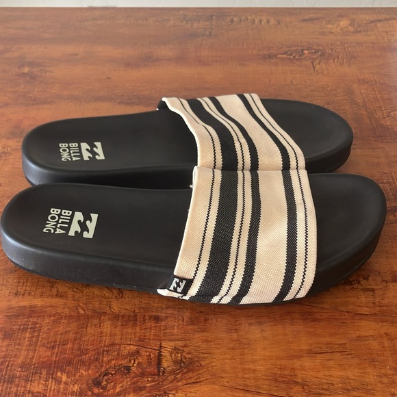 Billabong surf retreat sandals size 6 - Picture 2 of 4